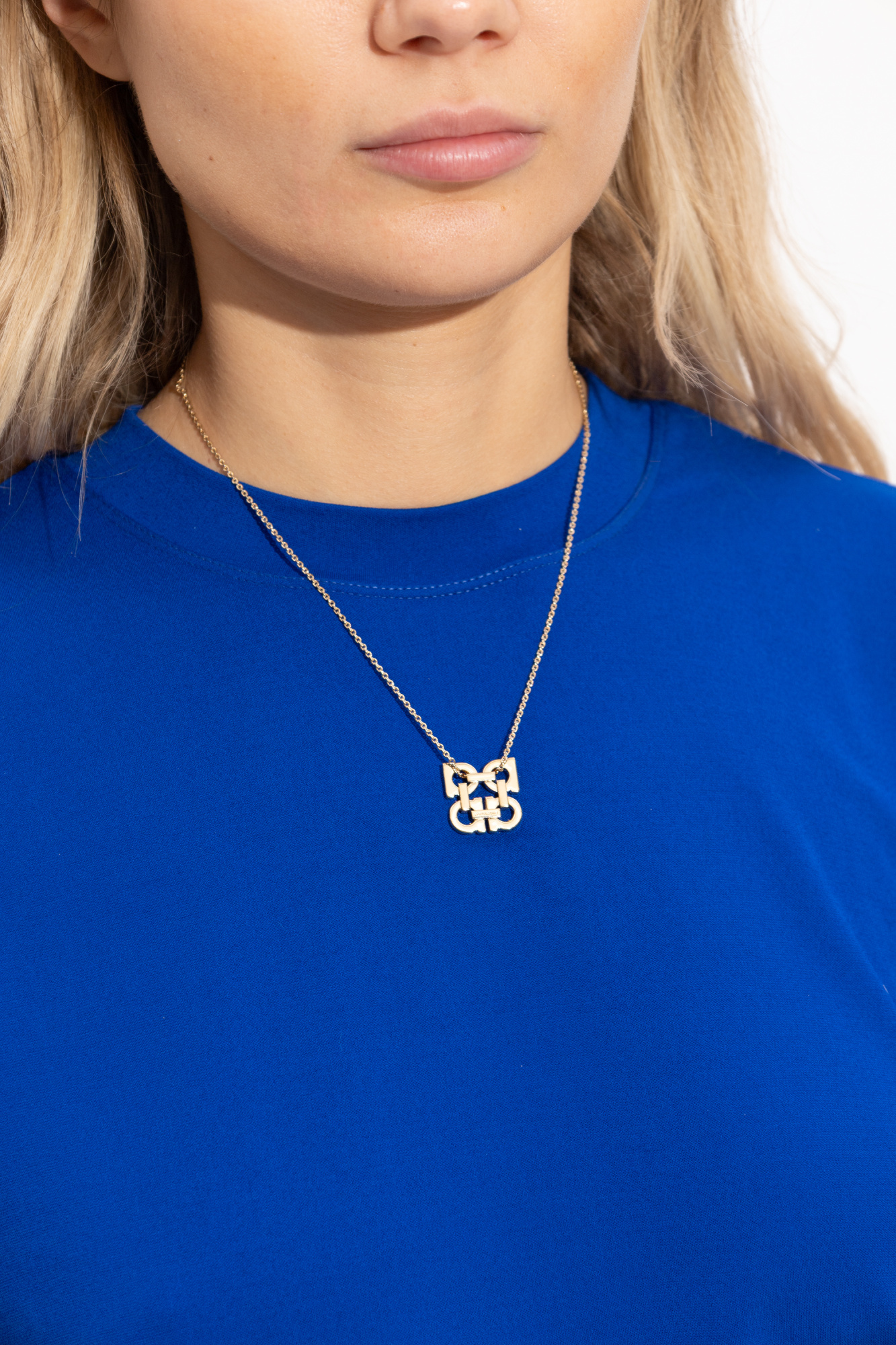 ネックレス・ペンダント Salvatore Ferragamo Gold l Necklace Gold Necklace with a pendant encrusted with shimmering